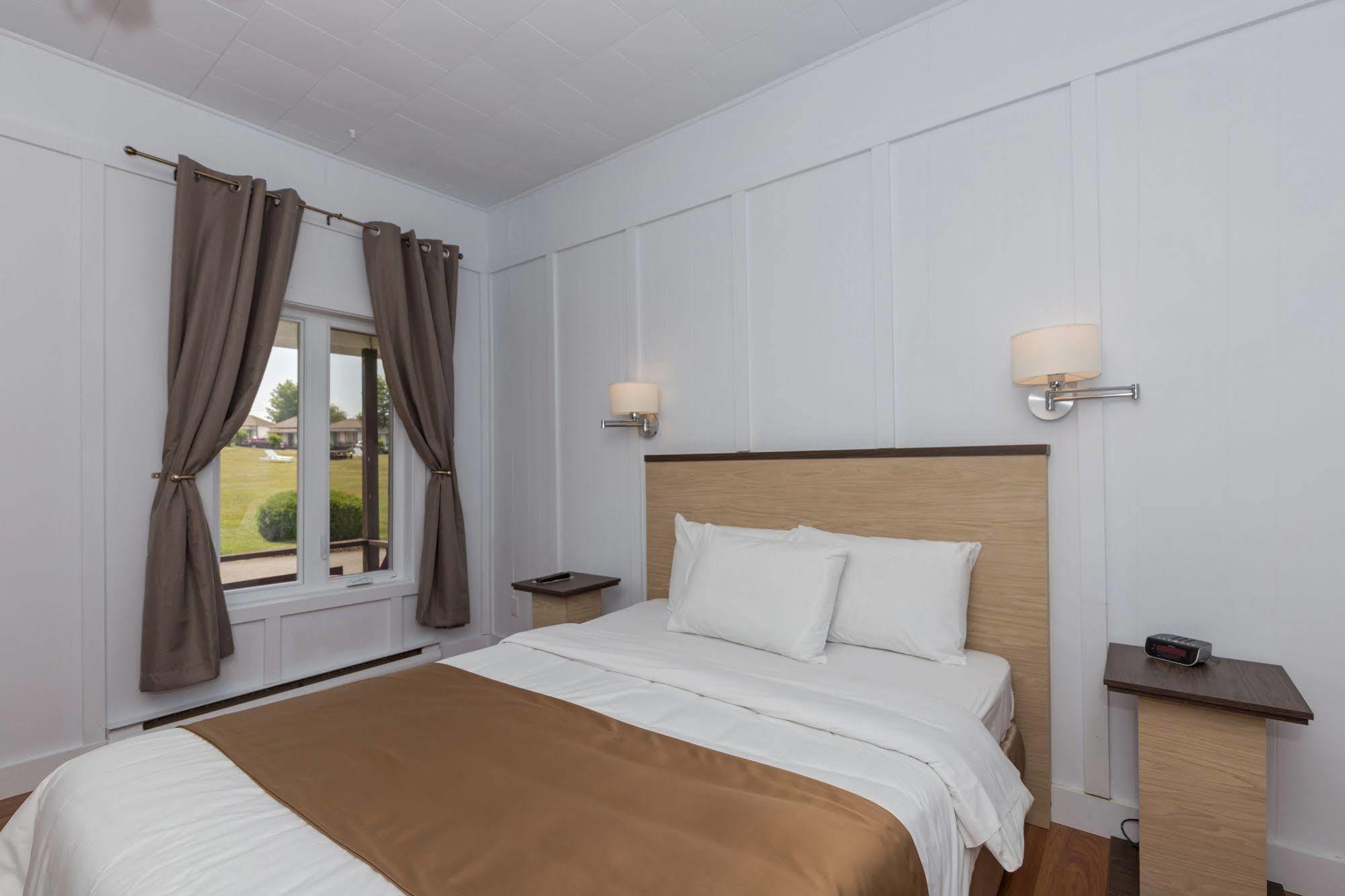 Motel Au Fleuve D'argent 2*